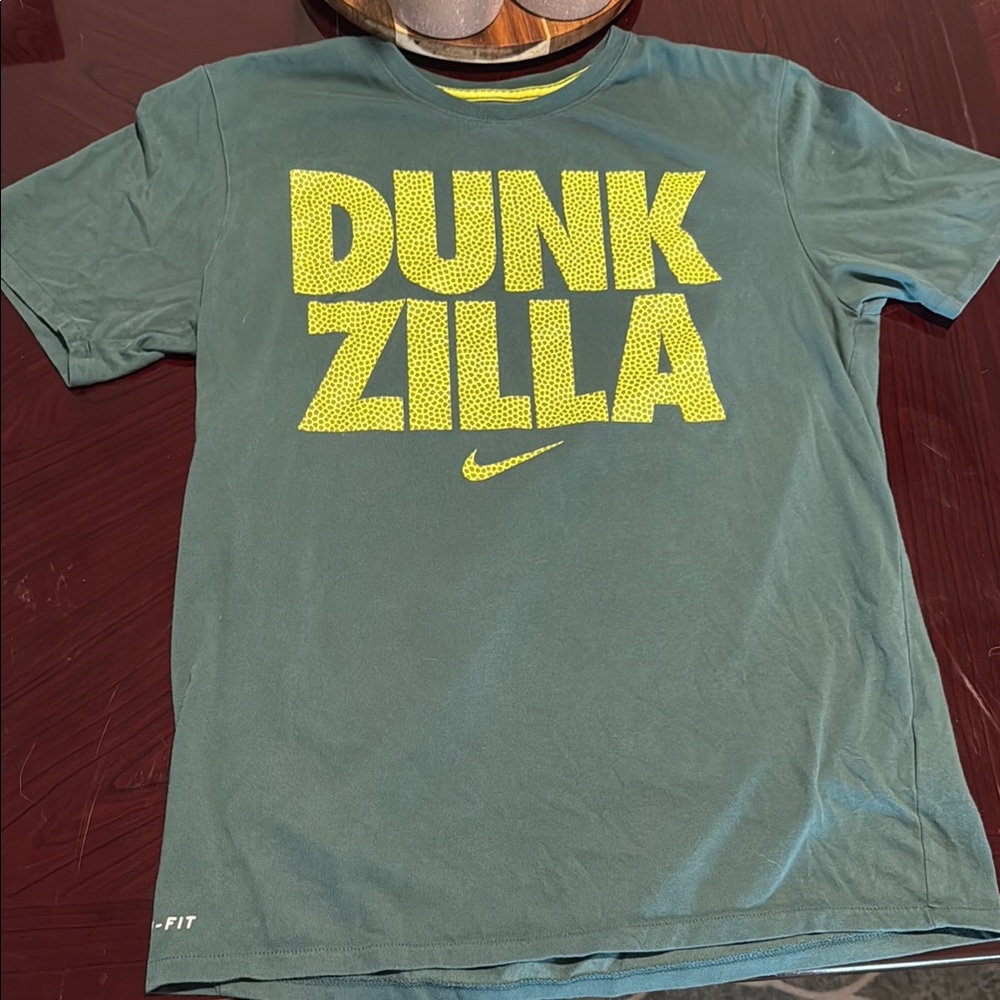 Nike Green and Yellow Short Sleeve Tees